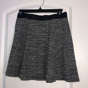 DIVIDED Black and White Patterned Skirt w/ Zipper